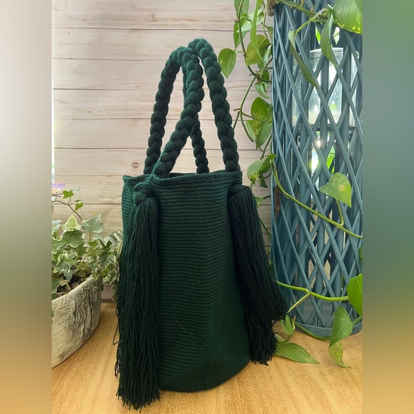 Classic Forest Green Top Handle Wayuu Bag - Handwoven Trendy Tote Bag - Picture 5 of 6